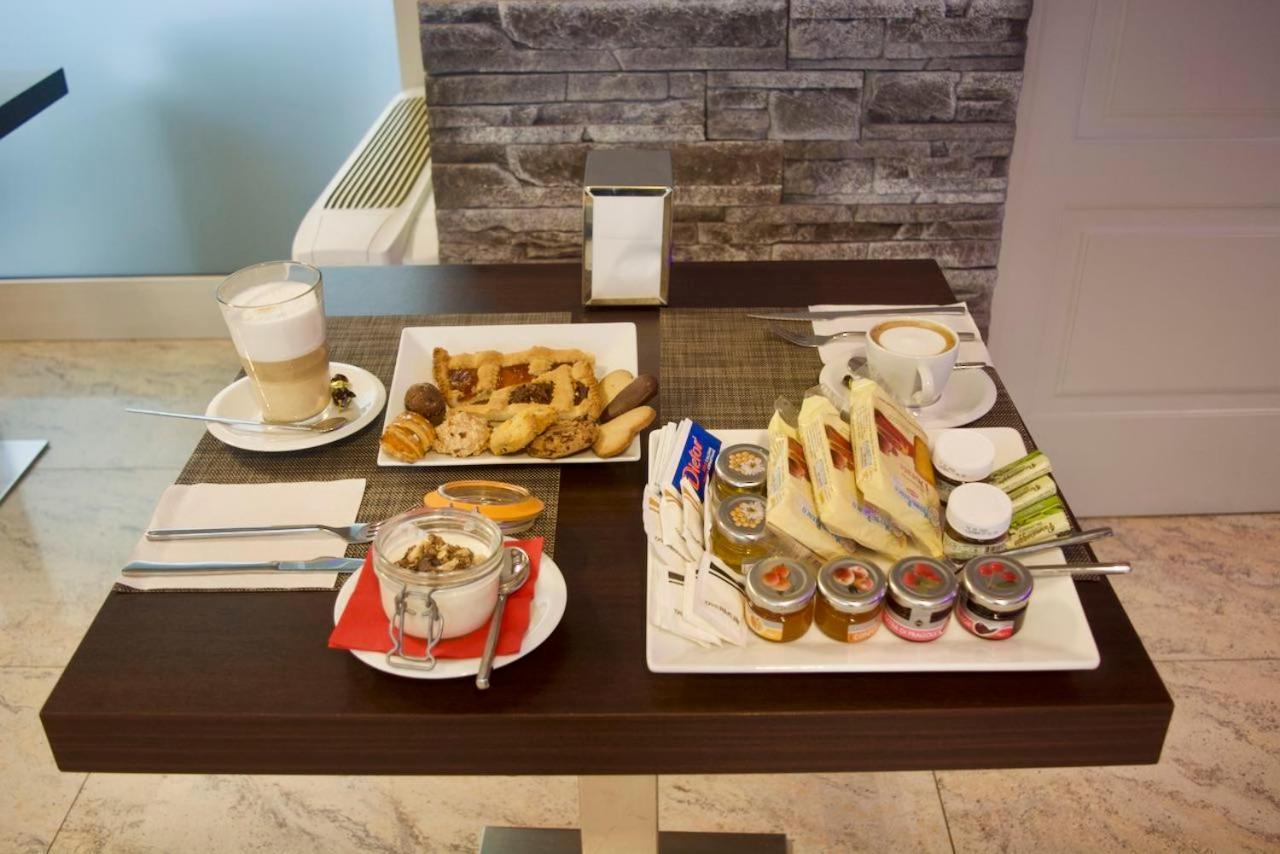 Autosole 2 Hotell Milano Eksteriør bilde