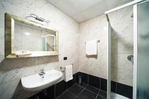 Autosole 2 Hotell Milano Eksteriør bilde