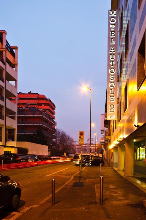 Autosole 2 Hotell Milano Eksteriør bilde